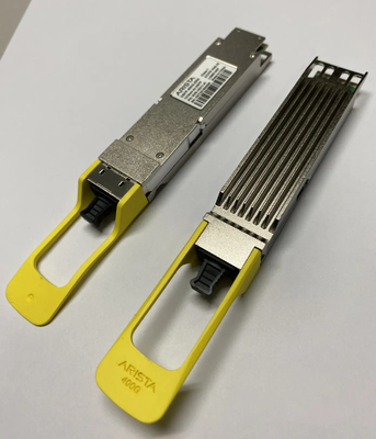 Arista QDD-400G-VSR4 400GBASE-VSR4 プラグイン可能な光接送機 50m 未来技術への到達 光ファイバー機器