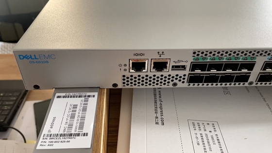 EMC DS-6520B 16gbのブロケード96の左舷SANスイッチ48活動的な港