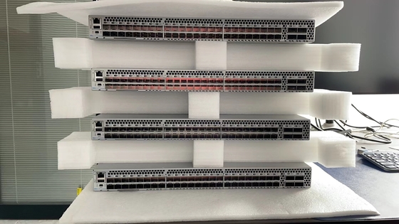 Dell Connectrix DS6620Bの繊維光学スイッチ24左舷32Gb/Sエンタープライズ ネットワーク スイッチ