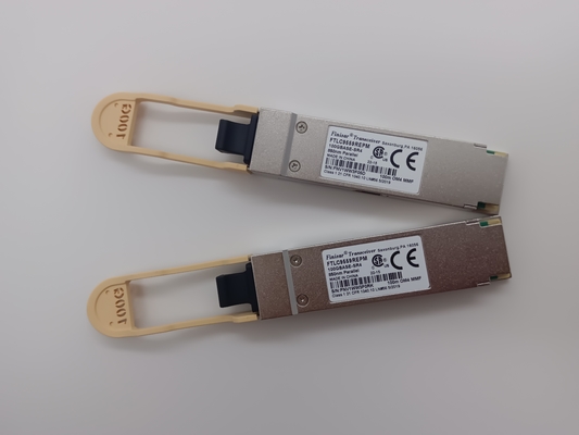 QSFP28 100GBASE-SR4 850nm 100mの光学トランシーバー モジュールAT-QSFP28-SR4