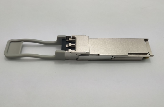 Cisco CVR-CFP2-CPAK4 QSFP28のアダプター モジュール、100Gイーサネット トランシーバー モジュール