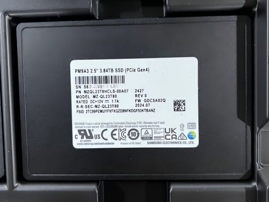 オリジナル Samsung 3.84TB U.2 SSD MZQL23T8HCLS-00A07 PCIe 4.0 NVMe TLC エンタープライズ SSD (サーバー・クラウドストレージ用)