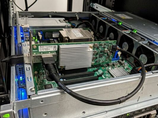 NVIDIA MCX75310AAS-NEAT 800G イーサネット インフィニバンド アダプター 超低遅延 高帯域幅ネットワークカード データセンター